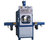 ���ս�����ѹ�����ܲ�PET���ܷ���б߻�&nbsp;